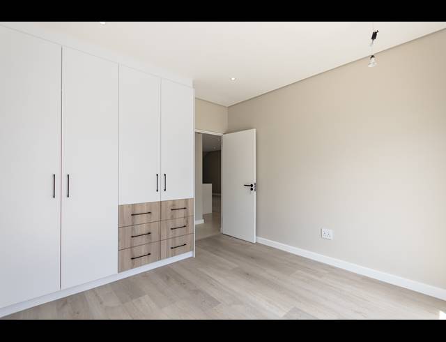 4 BEDROOM FREEHOLD FOR SALE IN SANDOWN